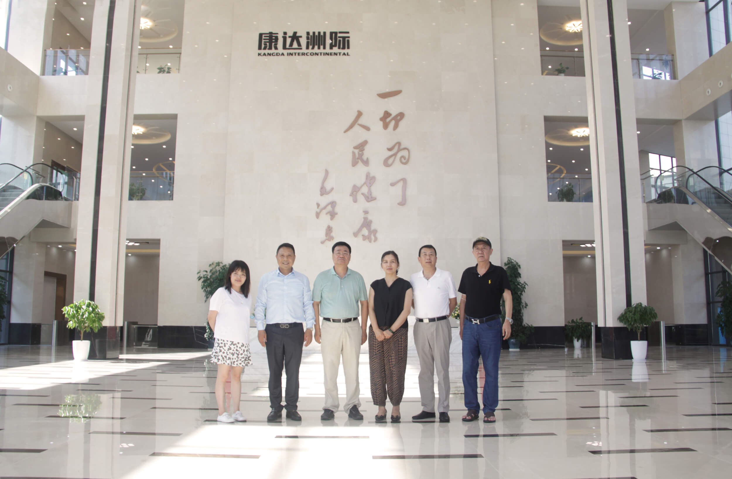 陜西人民醫(yī)院領(lǐng)導一行參觀考察